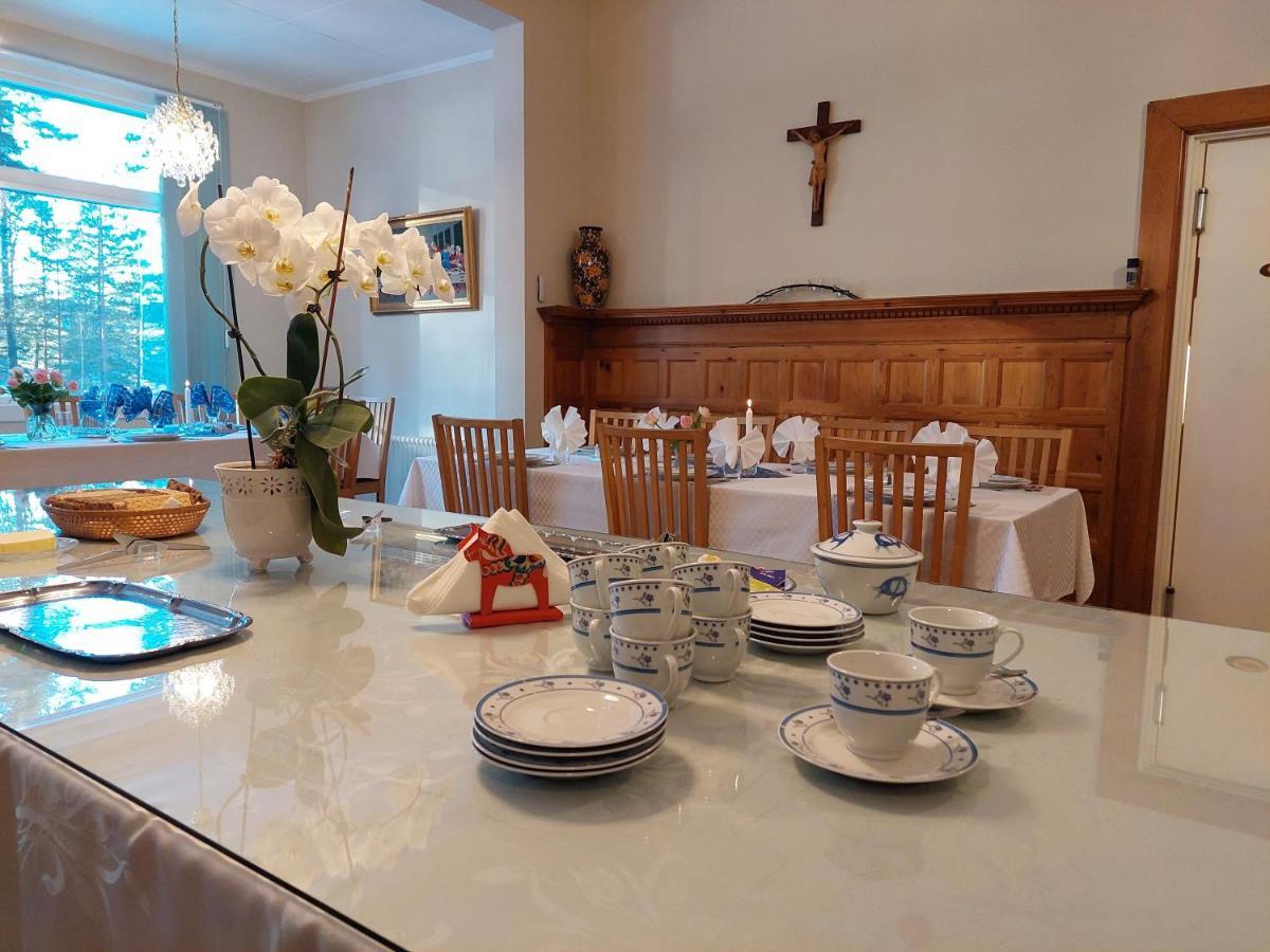 Bed and Breakfast Birgittagarden - Gaesthem - Birgittasystrarna Falun Esterno foto